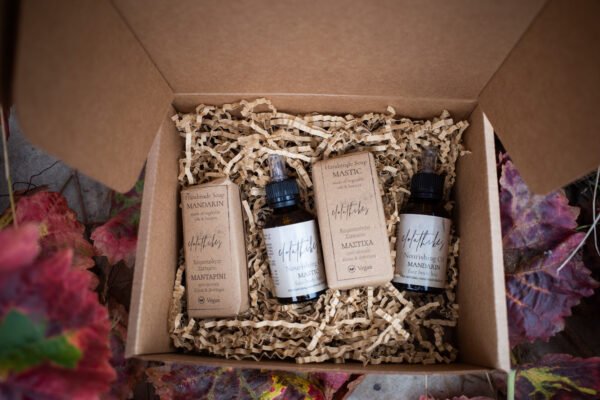 Elolathikes in a Box