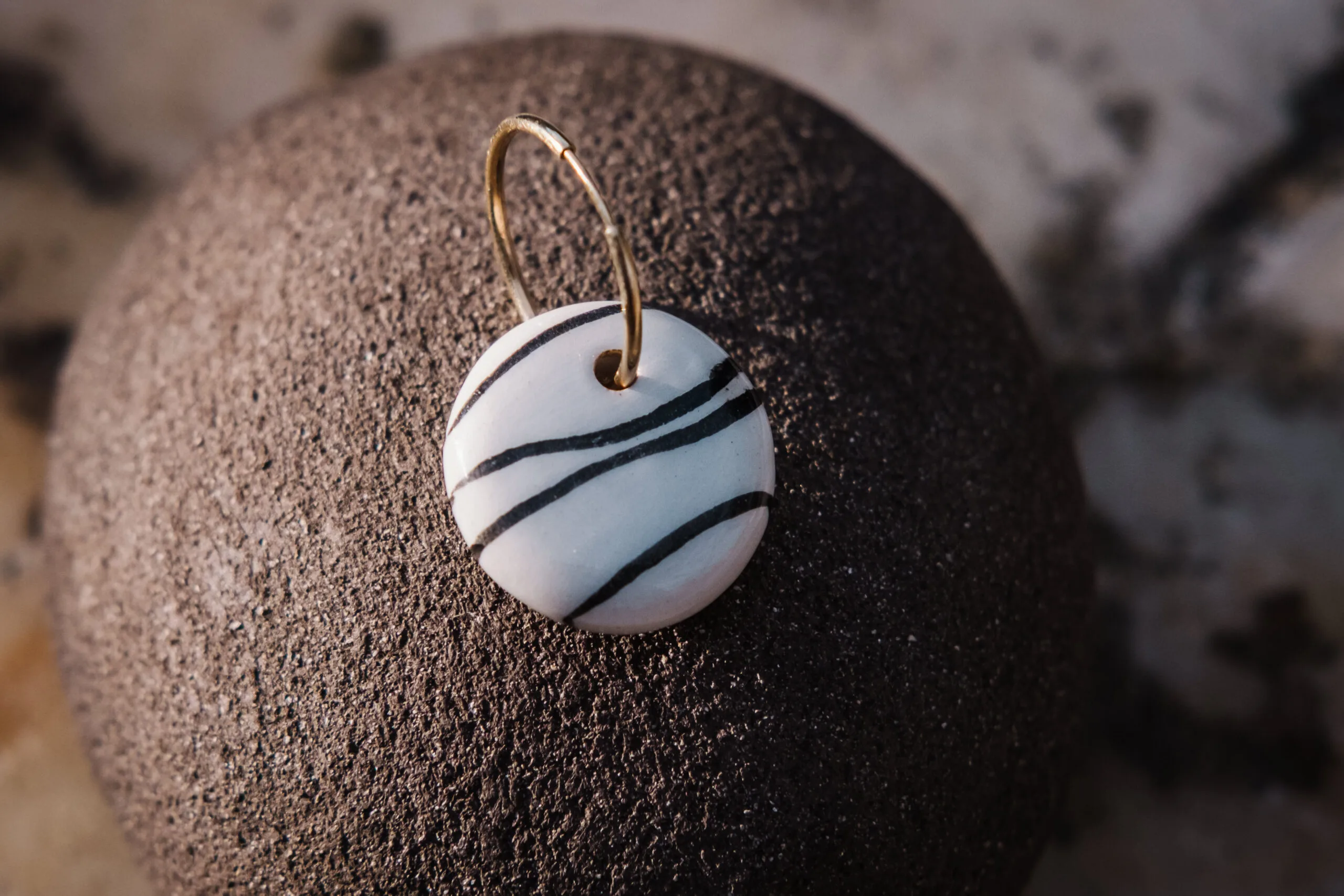 AITHRA Ceramic Earings - Image 3